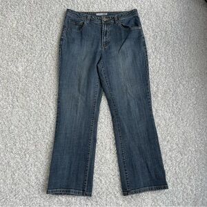 Chicos platinum medium Wash bootcut jeans size 1 short | casual closet staple